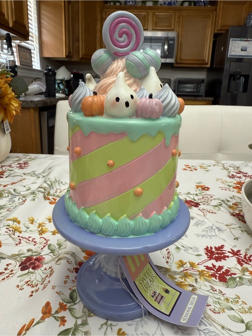 Sweet treat ghost cake decor